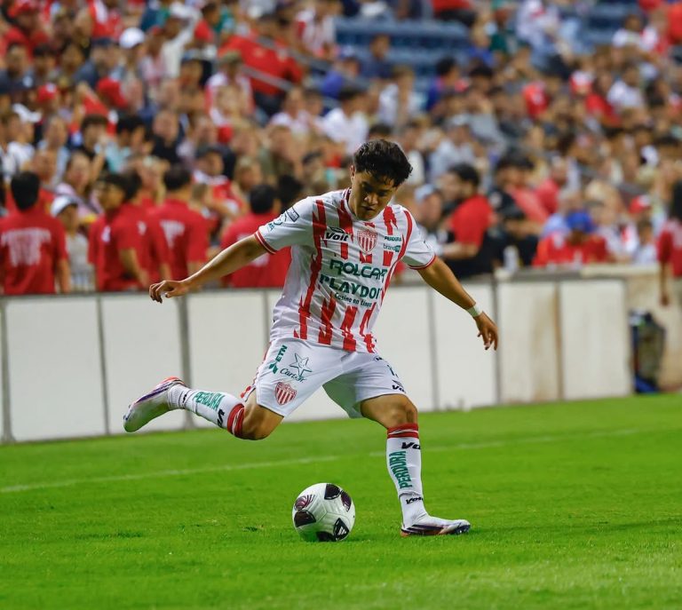 Owen González vuelve a ser titular con Necaxa