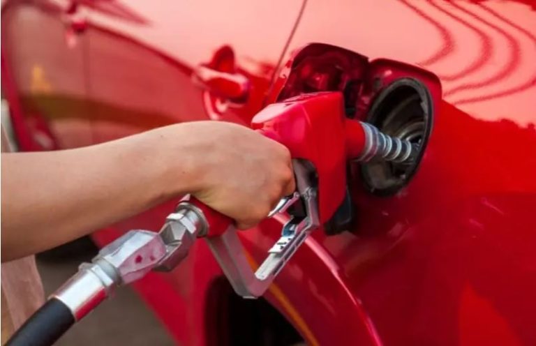 Rechaza Irán acusaciones de EU sobre precios del combustible