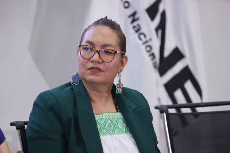 Renuncia la secretaria ejecutiva del INE