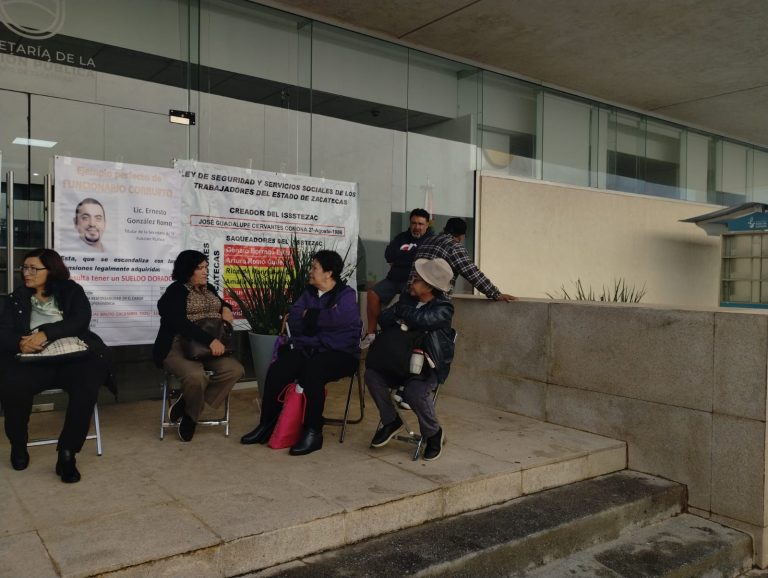 Toman pensionados la SFP