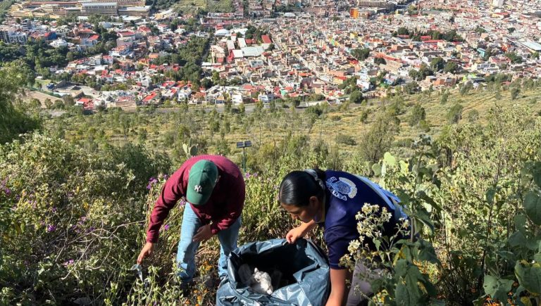 Realizan jornada de limpieza en el Cerro de La Bufa