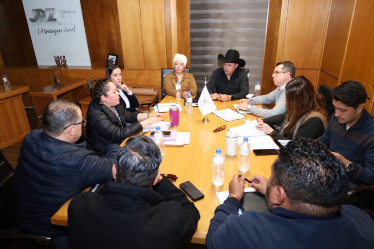 Encabeza Rodrigo Ureño reunión de gabinete