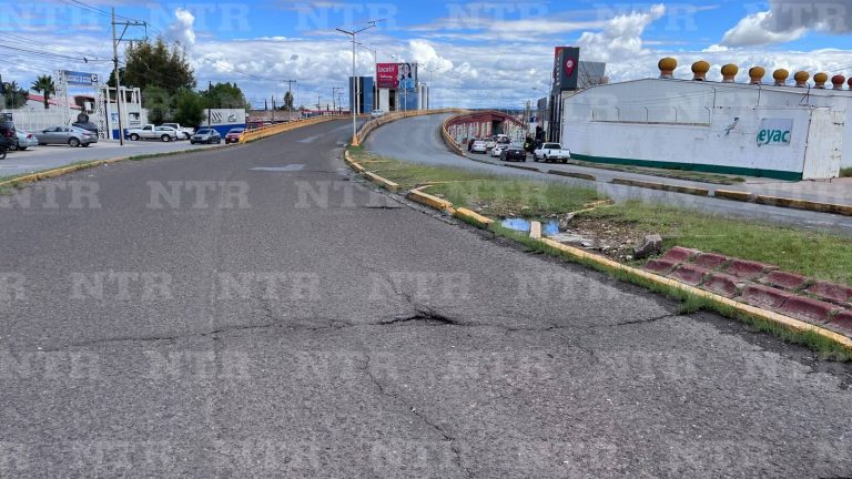 Alertan por aparición de baches en el Paseo del Mineral