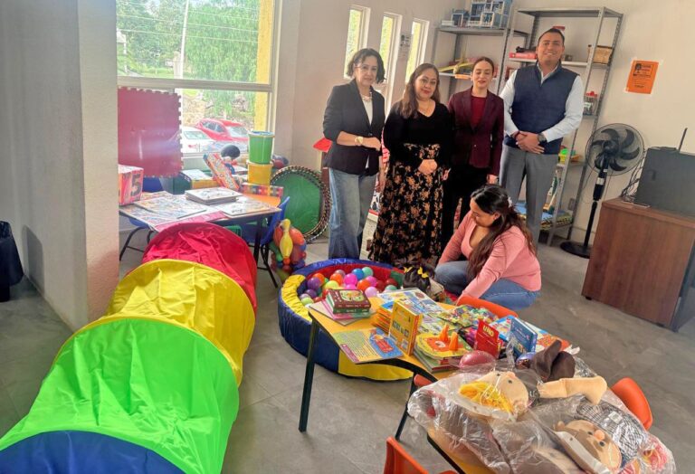 Entregan material a CECOFAM de Fresnillo y Río Grande