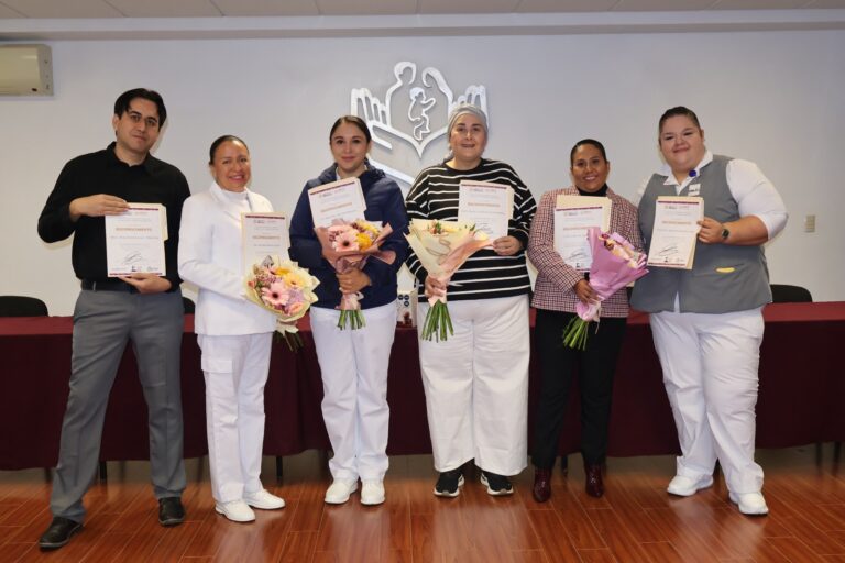 Reconocen a enfermeras por su integridad laboral