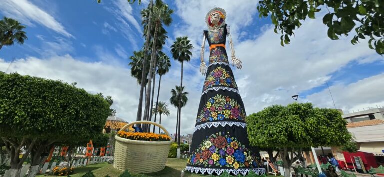 Preparan desfile del Día de Muertos en Jalpa