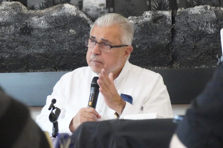 Critica Narro gobierno capitalino
