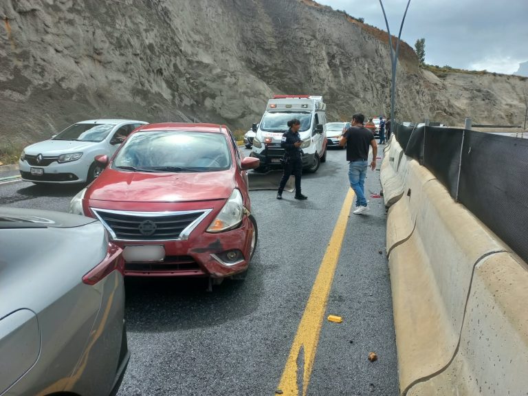 Chocan tres en la vialidad Manuel Felguérez