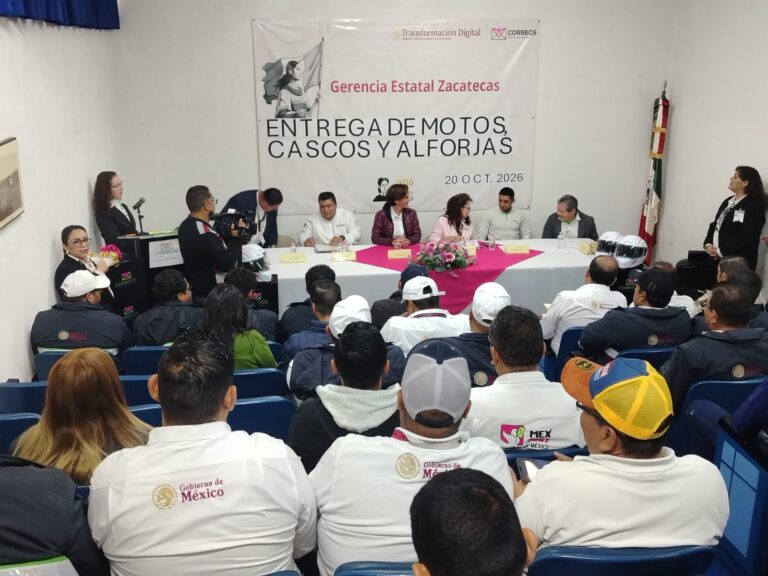 Entregan motos, cascos y alforjas a carteros zacatecanos