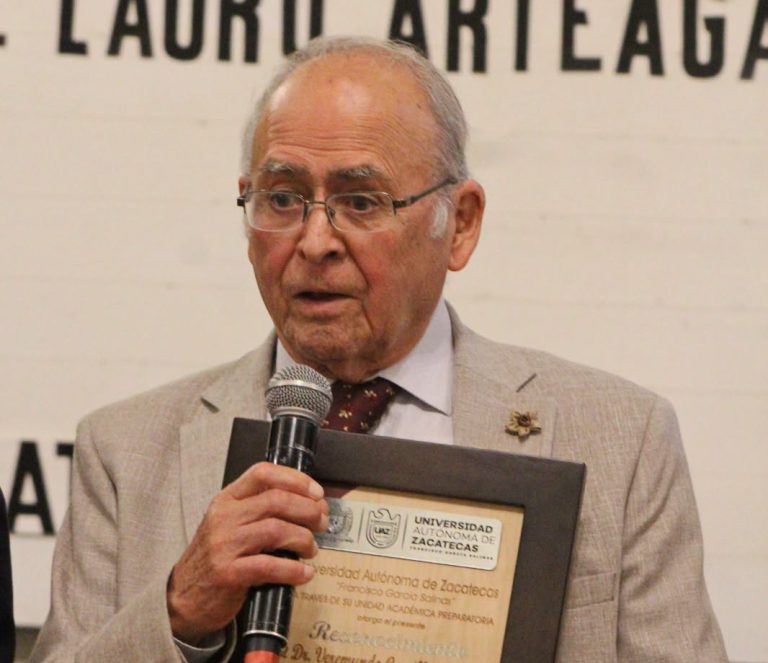Honran legado del escritor Veremundo Carrillo