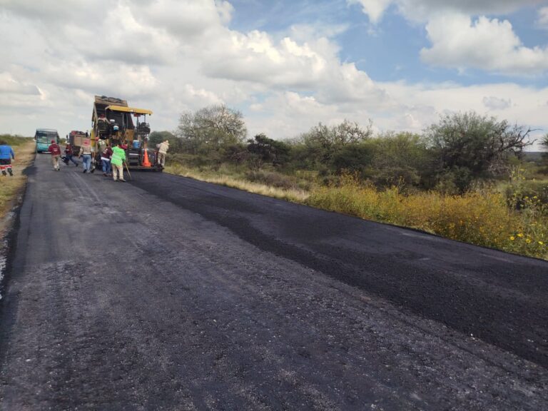 Invierten 36 mdp en carreteras de Noria de Ángeles