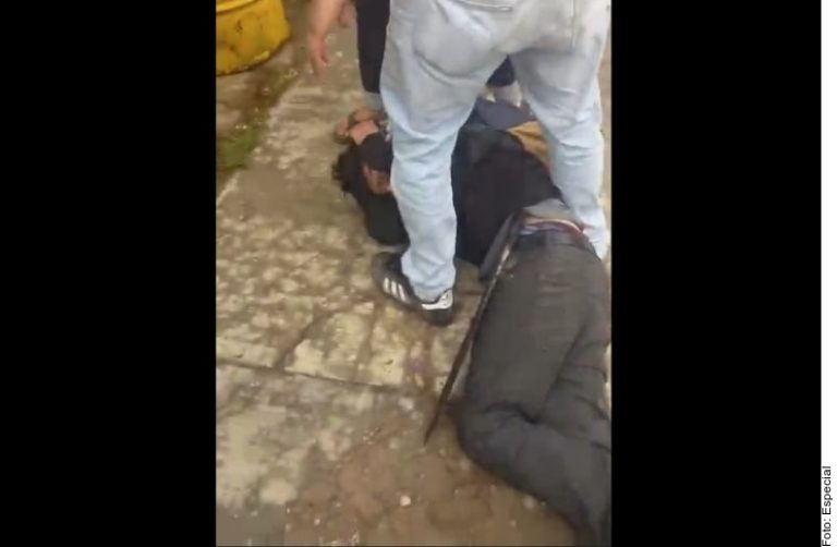 Irrumpen en secundaria en Torreón y matan a subdirectora