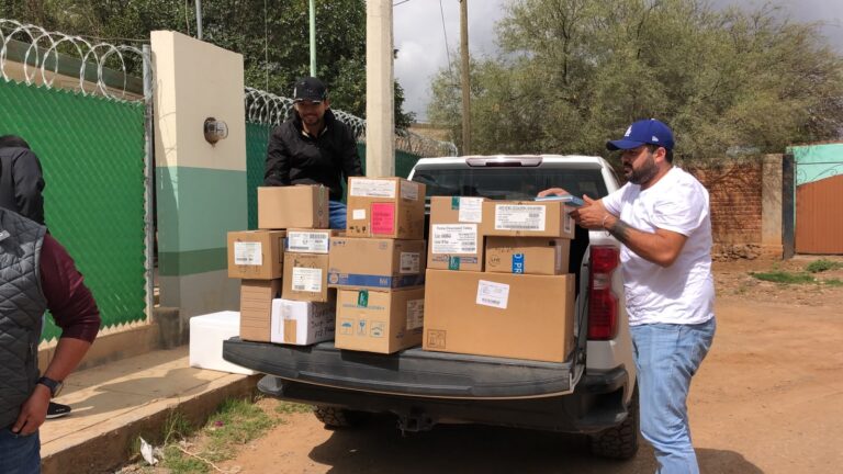 Liberan centro de salud; llegan medicinas