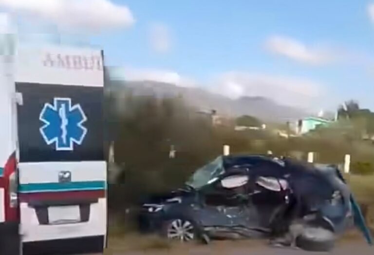 Muere madre e hijo en accidente carretero