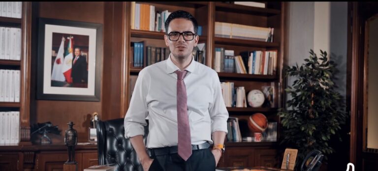 Presenta Reyes Mugüerza su renuncia formal al gobernador