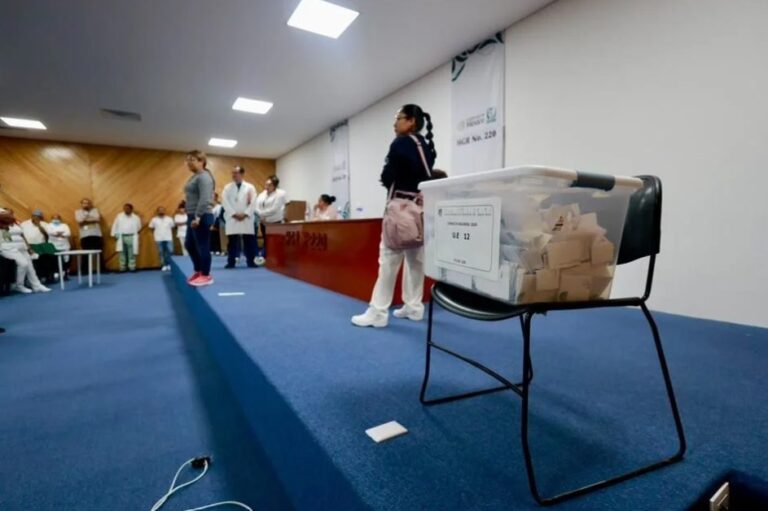 Reportan incidencias en 10 unidades durante consulta de IMSS