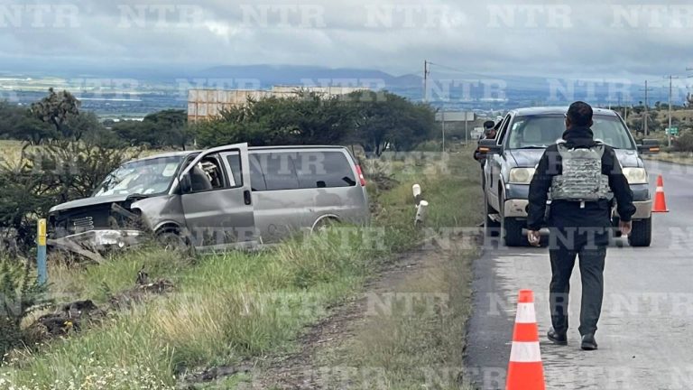 Se sale del camino en la federal 45