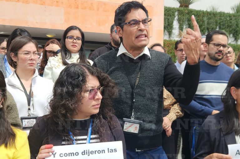 Se manifiestan por suspensión de la jueza Vizcaya Zamudio