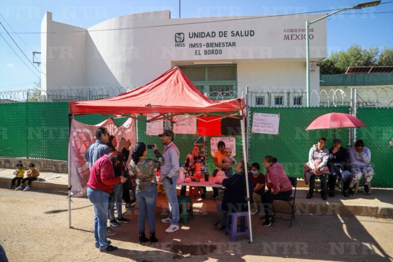 Toman Centro de Salud; amagan con escalar protesta